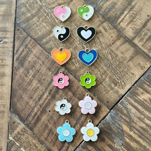12pc Charm Set - Ying Yang Hearts - Ying Yang Flowers - Flowers - Hearts - Picture 2 of 4